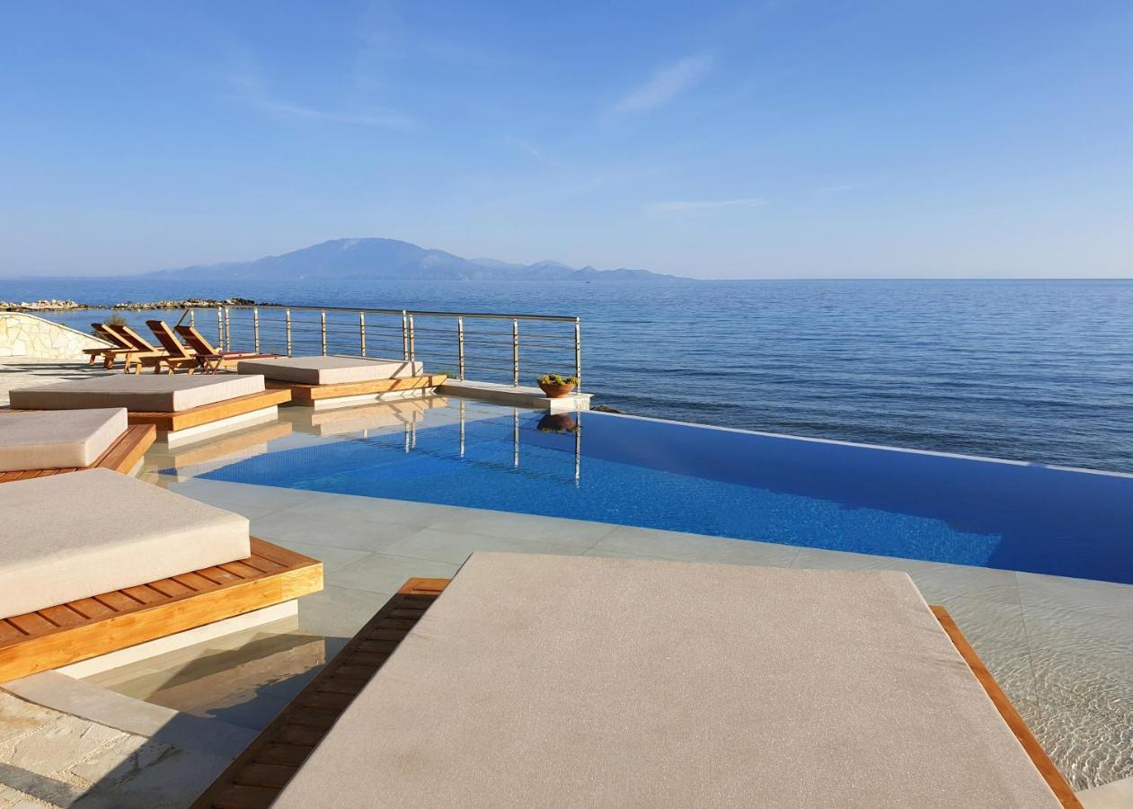 Tsamis Zante Suites (Adults Only) Psarou  Luaran gambar Infinity pool at the beach
