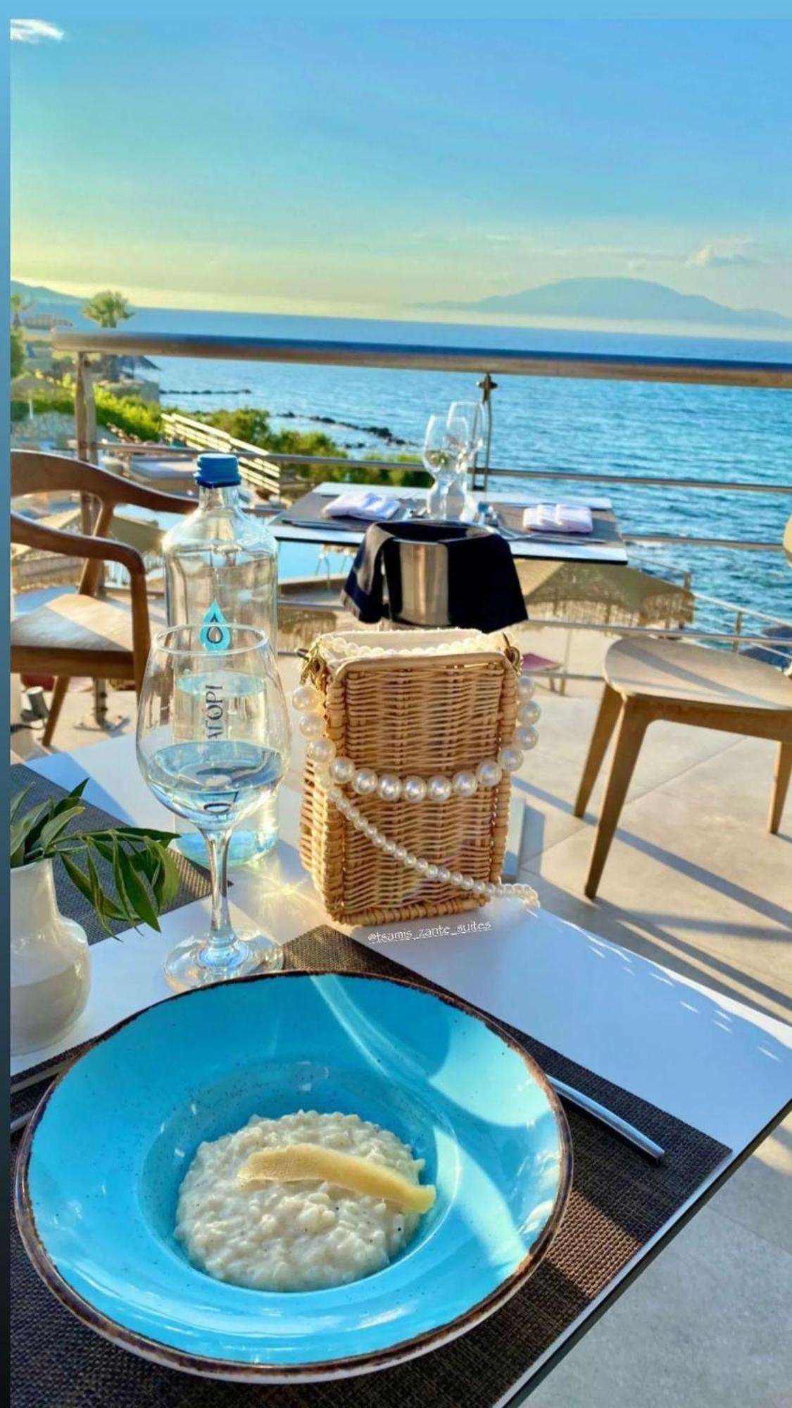 Tsamis Zante Suites (Adults Only) Psarou  Luaran gambar A wine cooler