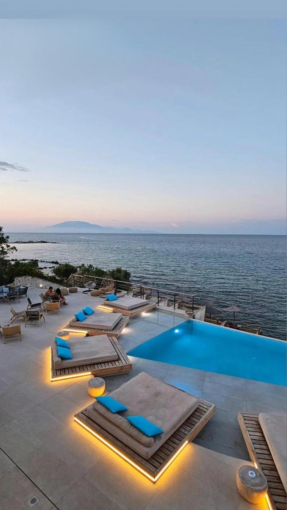 Tsamis Zante Suites (Adults Only) Psarou  Luaran gambar View of the island from the coast of Paros