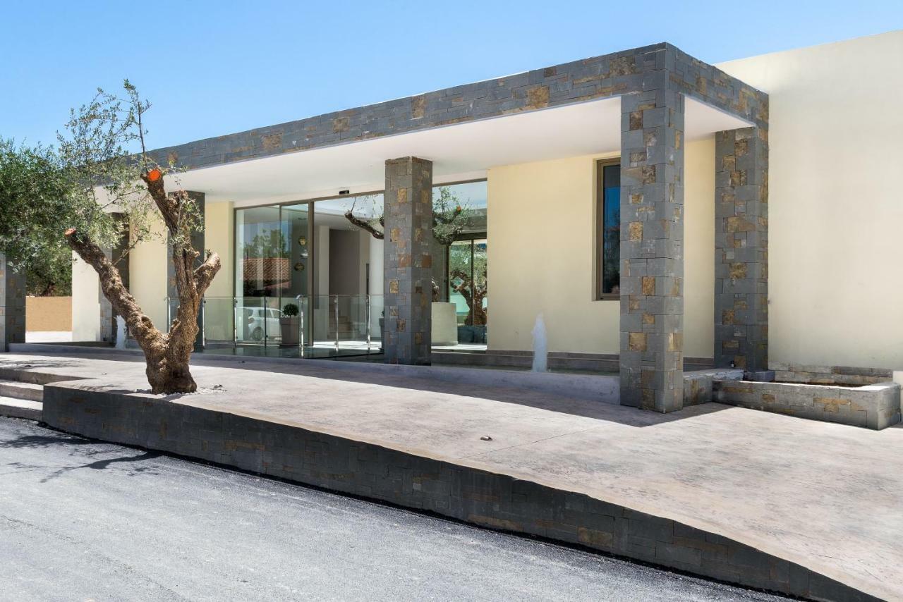 Tsamis Zante Suites (Adults Only) Psarou  Luaran gambar Entrance of the museum